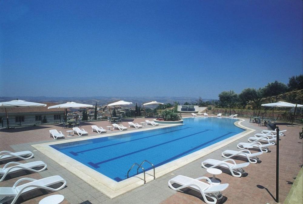 Pomara Hotel